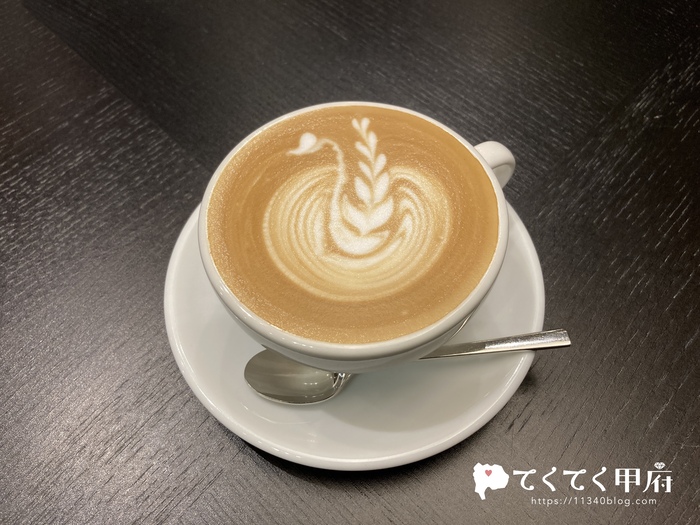 山梨県甲府市-OFF COFFEE（オフコーヒー）ラテアートが美しいカフェラテ